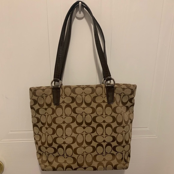 🎯HOST PICK🎯- Coach Bag 👜 - Picture 3 of 10